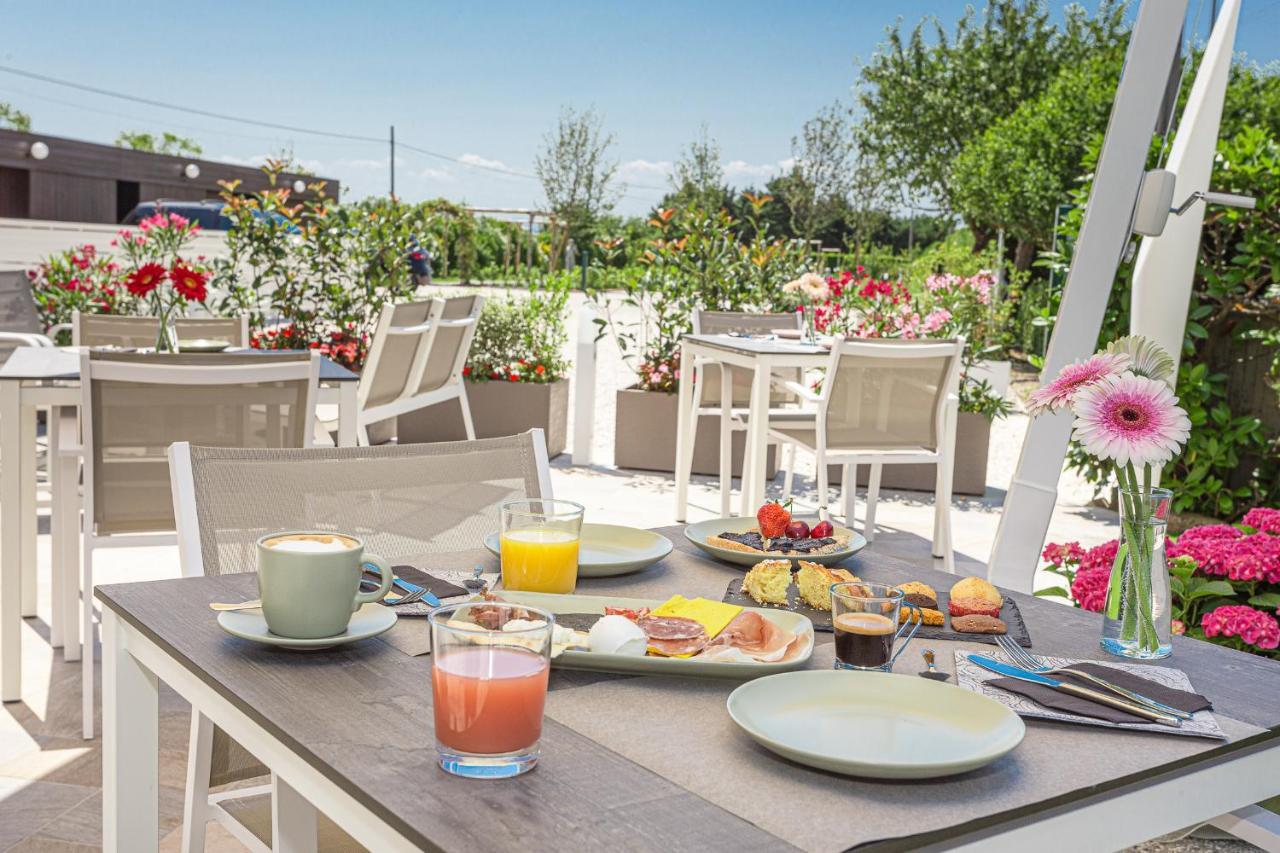 I Delfini - Natural B&B Cesenatico Exterior photo